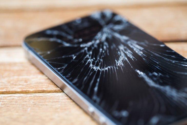 Telefon med knust glas